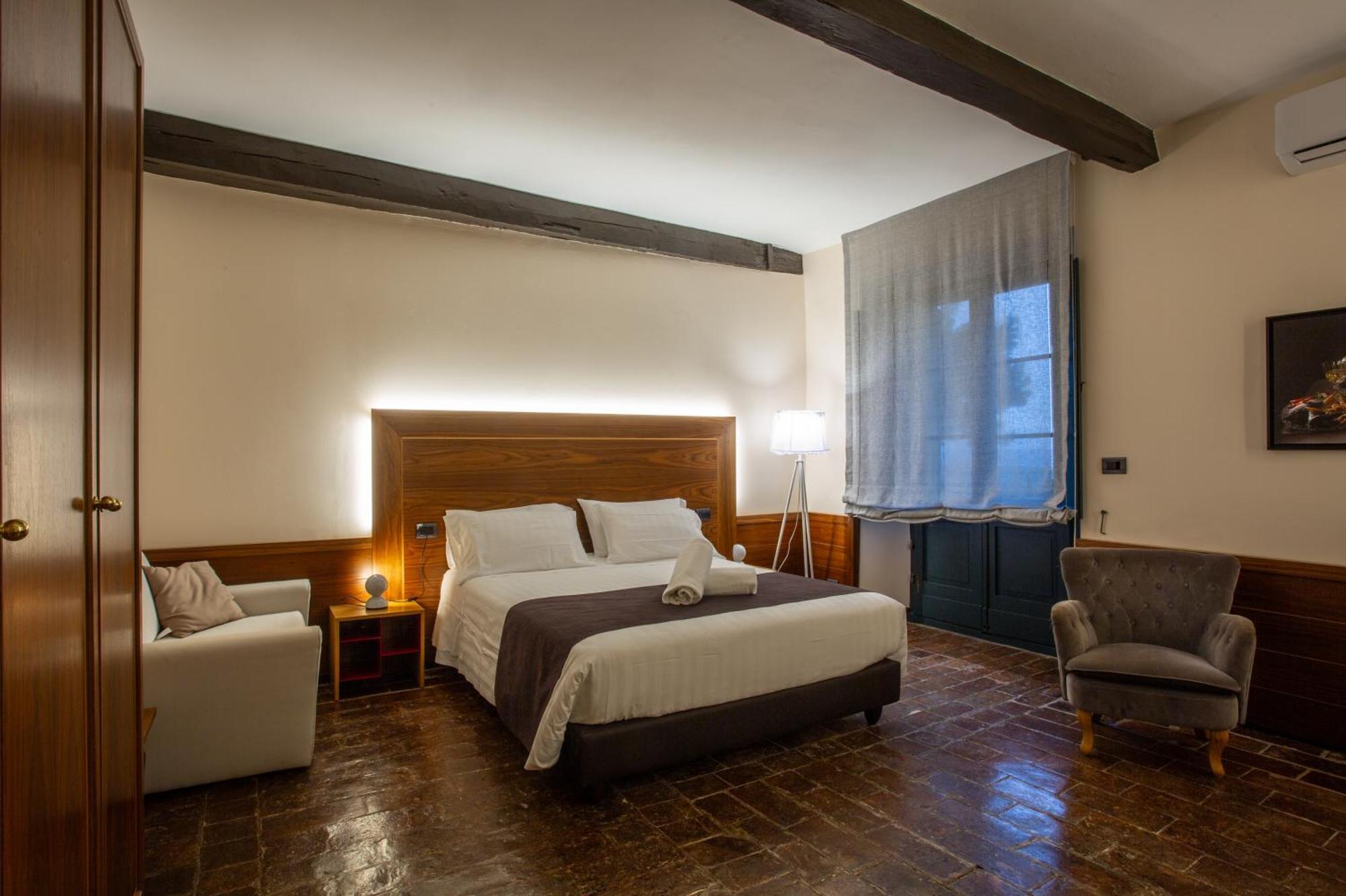 La Loggia Historic Resort Gradara Room photo